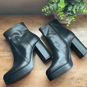 House of Harlow 1960 Black Heeled Boots 7.5 size